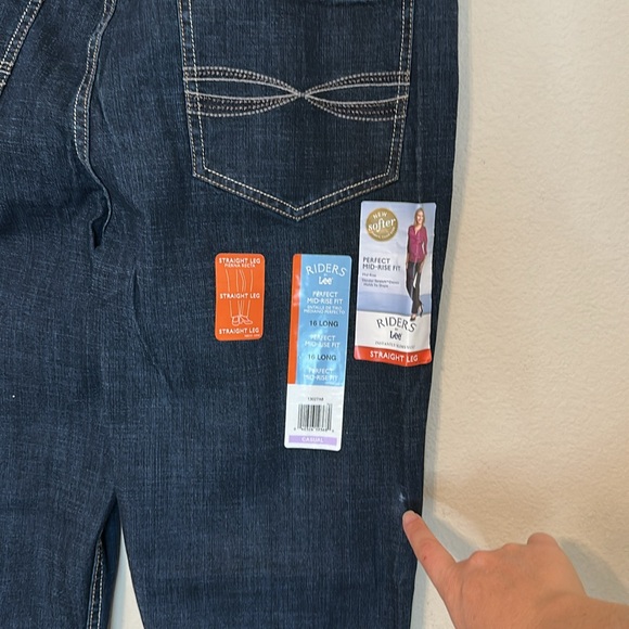 NWT Rider by Lee Mid-Rise Dark Wash Straight Leg Stretch Jeans -size 16 Long - Picture 10 of 10